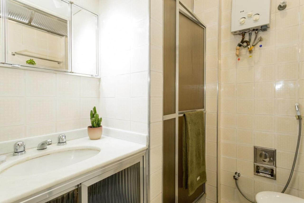 Relax Em Copacabana, E Sala, 150 Mt Da Praia, Cozinha, Maq De Lavar Roupa E Ar Apartment